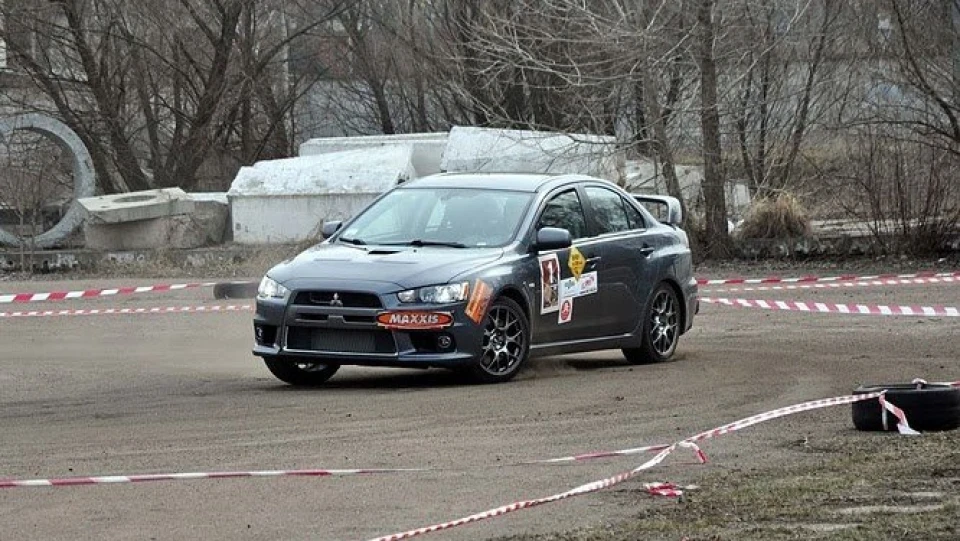 Mitsubishi Lancer Evolution MR 4