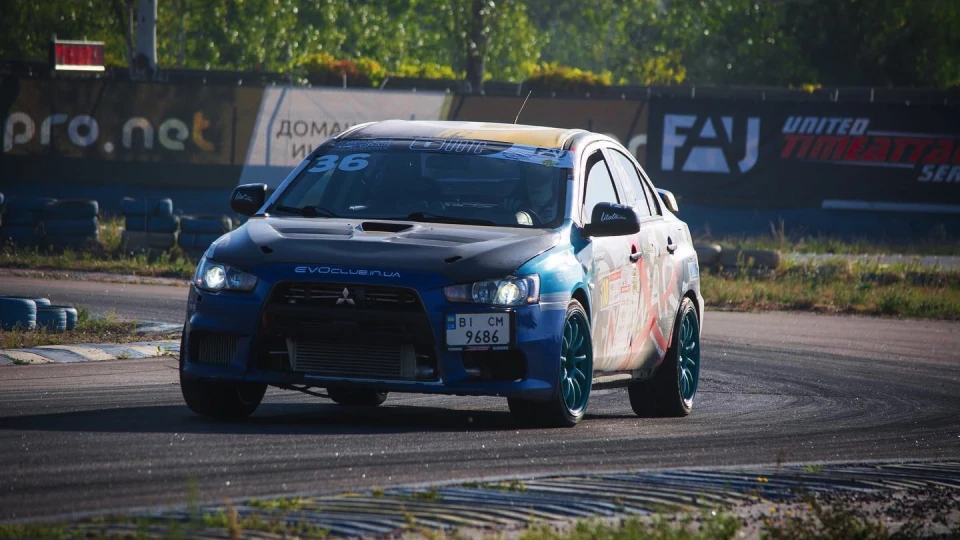 Mitsubishi Lancer Evolution NO WAR! 4