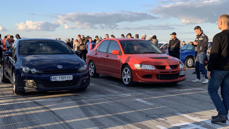 Mitsubishi Lancer Evolution Патинорка - помідорка 2