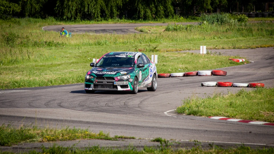Mitsubishi Lancer Evolution Prostor GSR 5