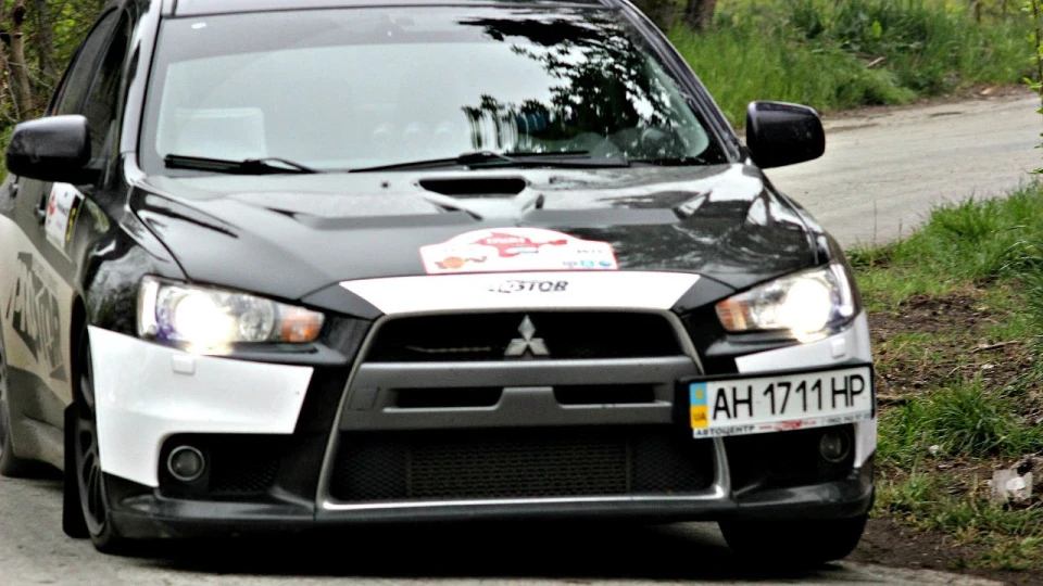 Mitsubishi Lancer Evolution SST 2