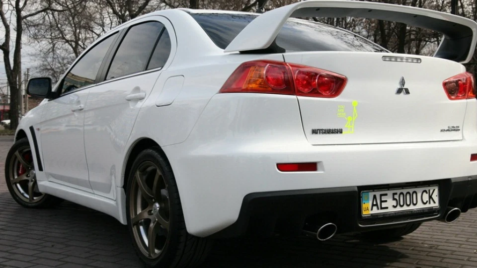 Mitsubishi Lancer Evolution White Power 4