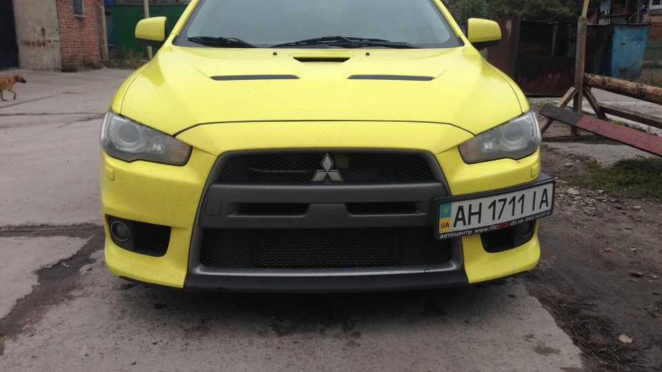 Mitsubishi Lancer Evolution X lime 2
