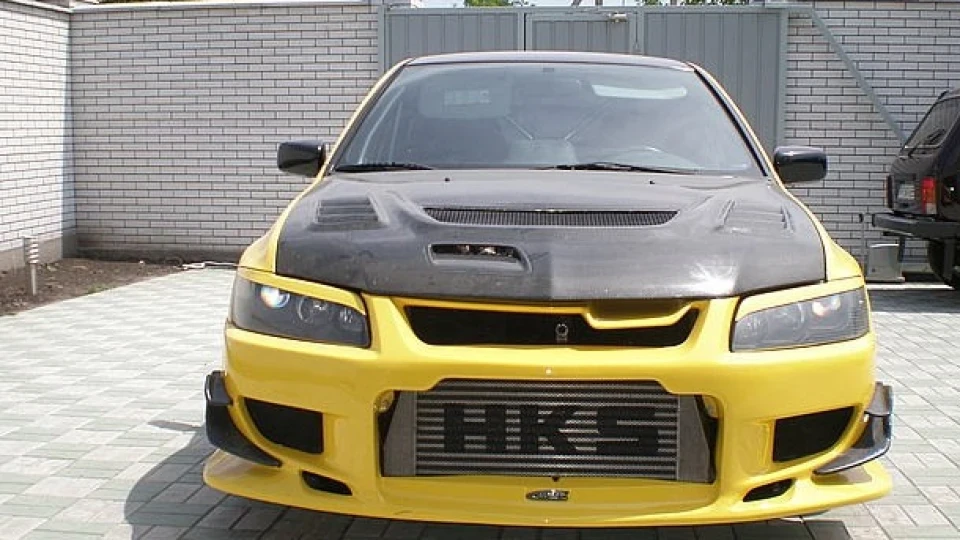 Mitsubishi Lancer Evolution жовта 2