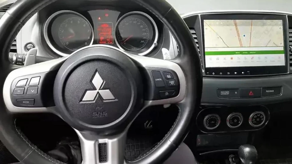 Mitsubishi Lancer Ralliart 2.0 турбо sportback 3