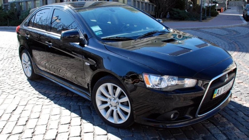 Mitsubishi Lancer Ralliart Black-SportBack