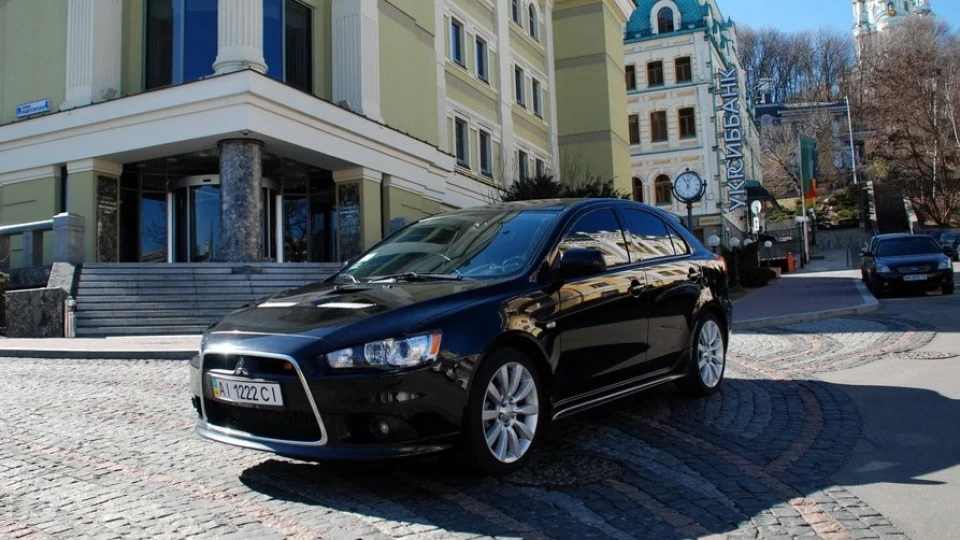 Mitsubishi Lancer Ralliart Black-SportBack 3