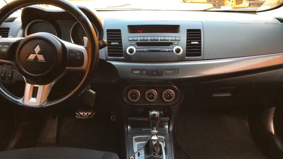 Mitsubishi Lancer Ralliart напівEVO