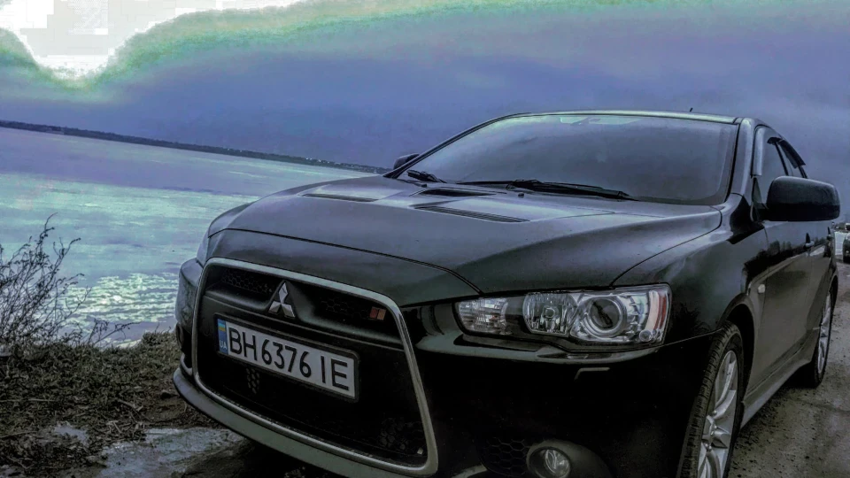 Mitsubishi Lancer Ralliart напівEVO 4