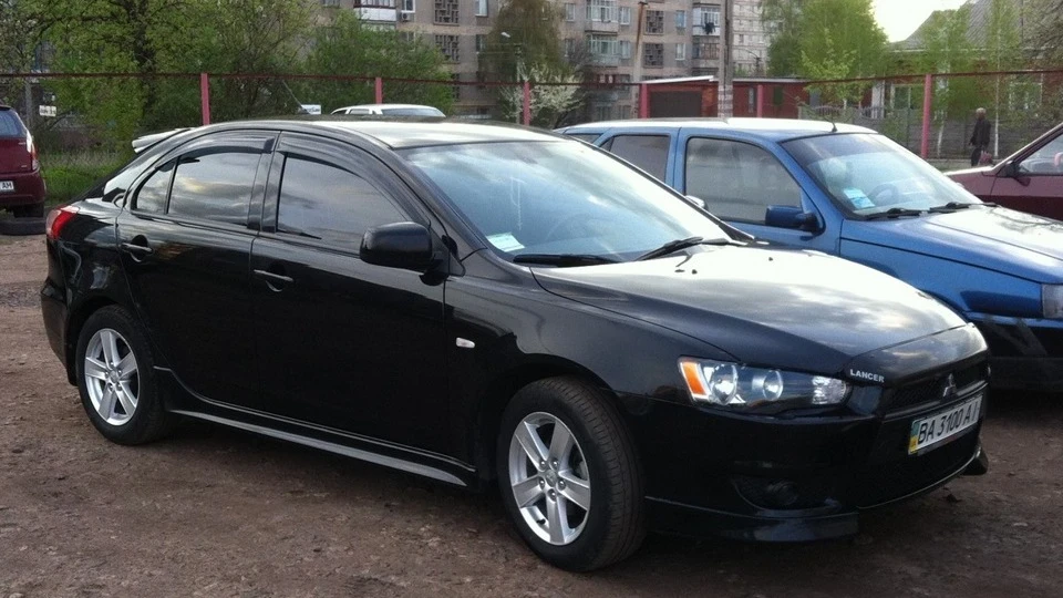 Mitsubishi Lancer Sportback 五 3