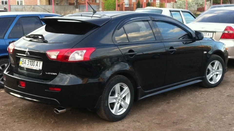 Mitsubishi Lancer Sportback 五 4