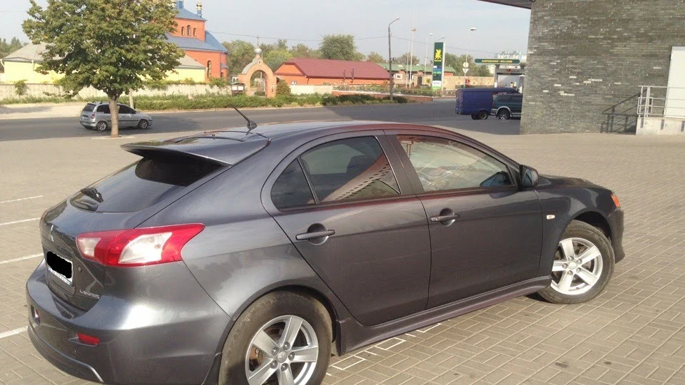Mitsubishi Lancer Sportback 2