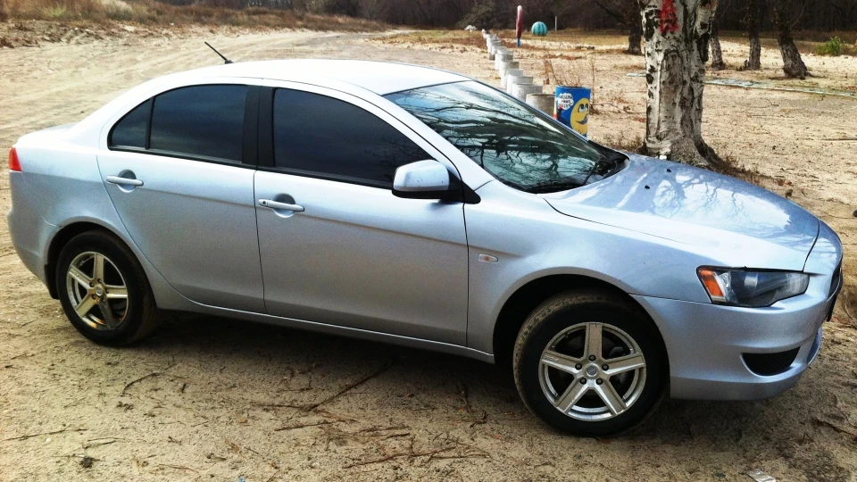 Mitsubishi Lancer 4