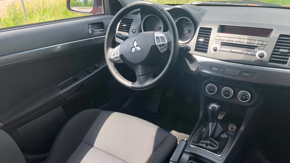 Mitsubishi Lancer 4