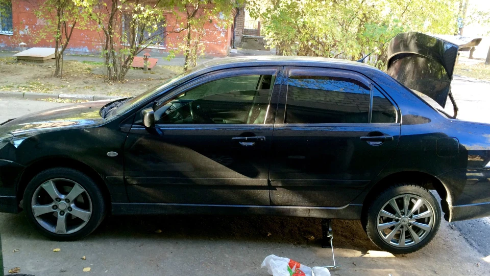 Mitsubishi Lancer 3