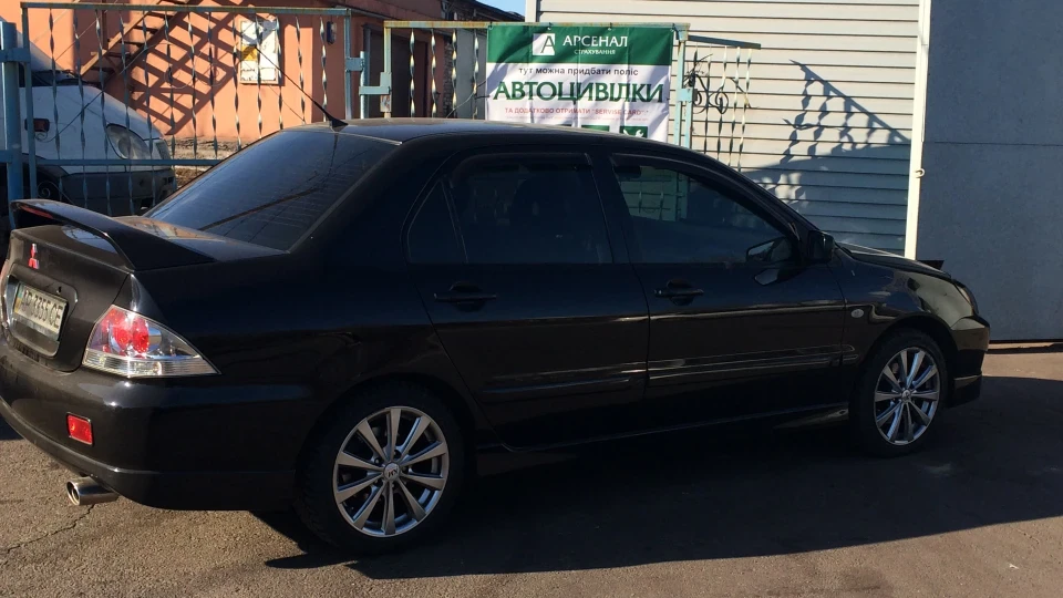 Mitsubishi Lancer 5