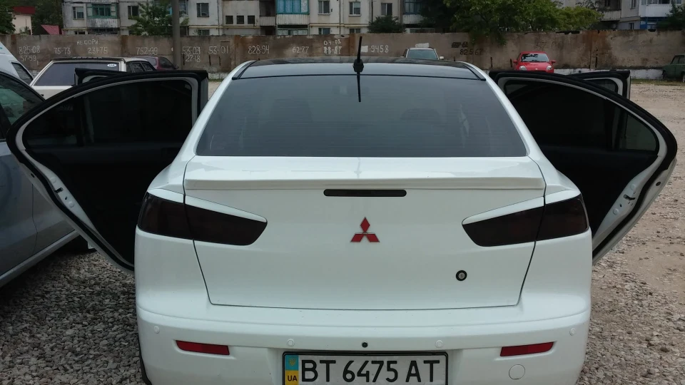 Mitsubishi Lancer 2