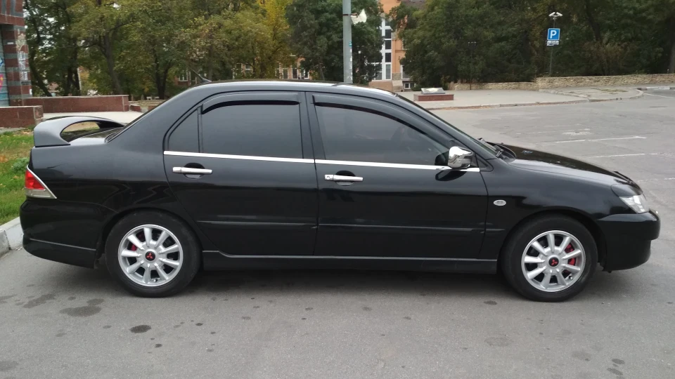 Mitsubishi Lancer 2