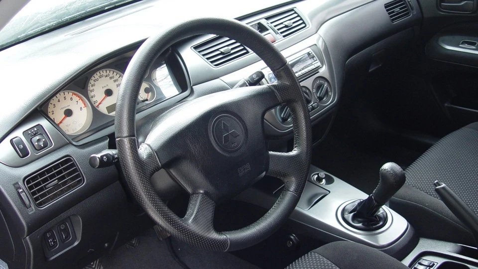 Mitsubishi Lancer 2