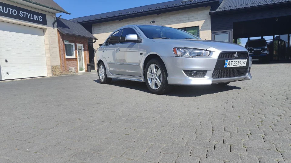 Mitsubishi Lancer 2