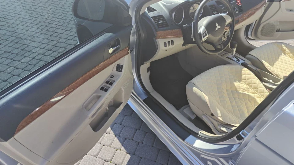 Mitsubishi Lancer 5
