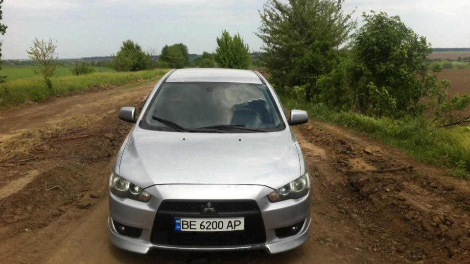 Mitsubishi Lancer 4