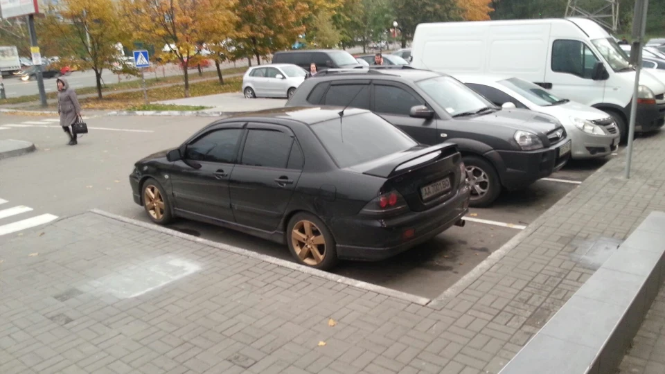 Mitsubishi Lancer 4