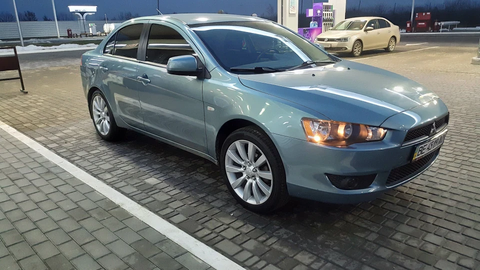 Mitsubishi Lancer 4
