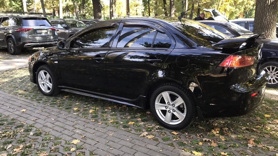 Mitsubishi Lancer 4