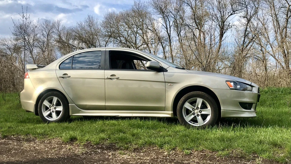 Mitsubishi Lancer 2