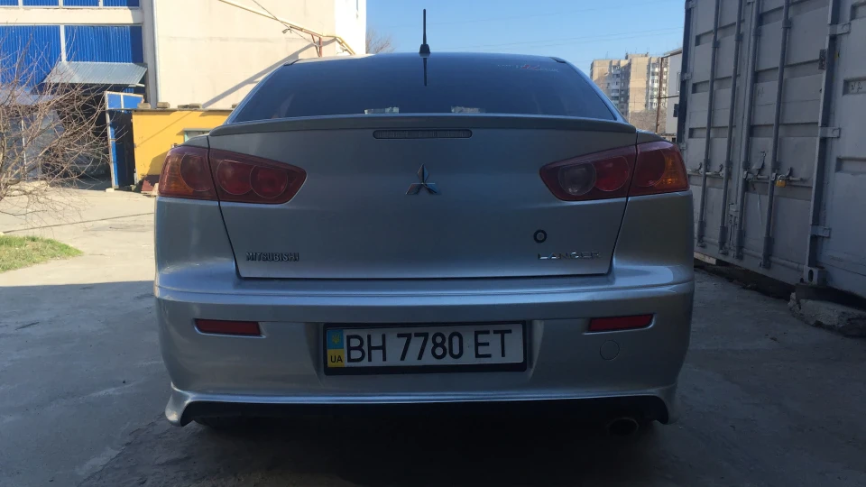 Mitsubishi Lancer 2