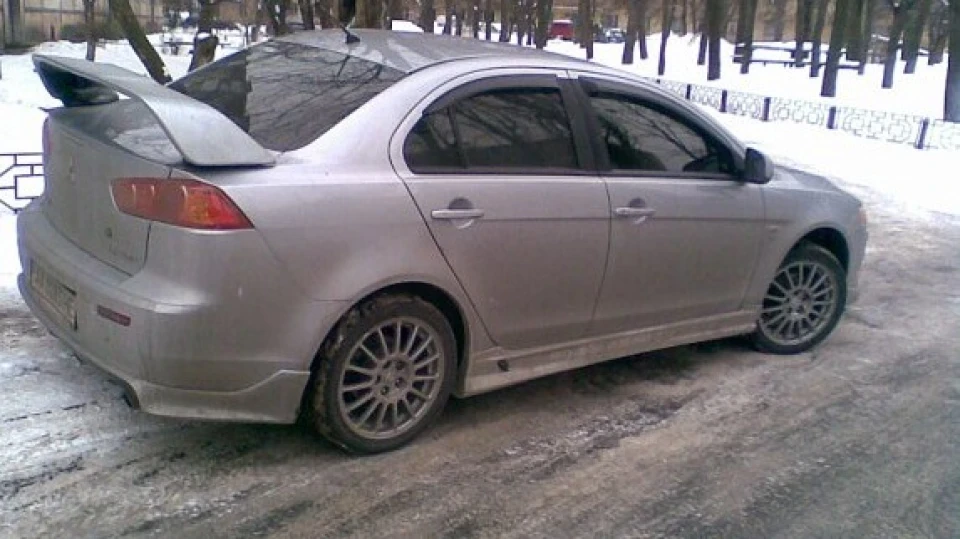 Mitsubishi Lancer 2