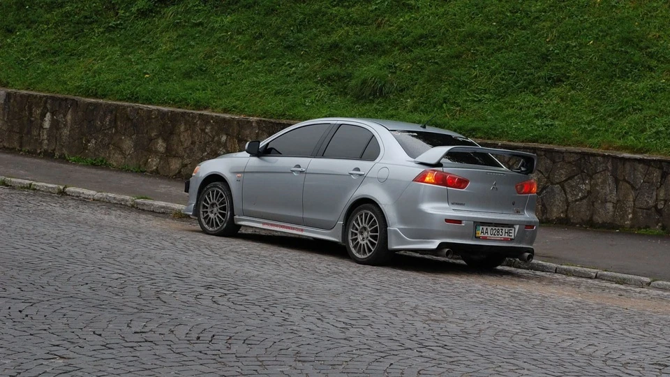 Mitsubishi Lancer 3
