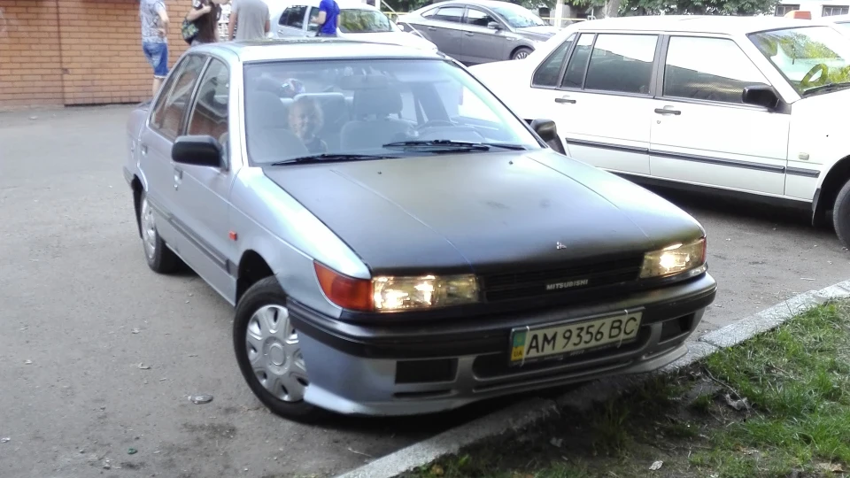 Mitsubishi Lancer 2