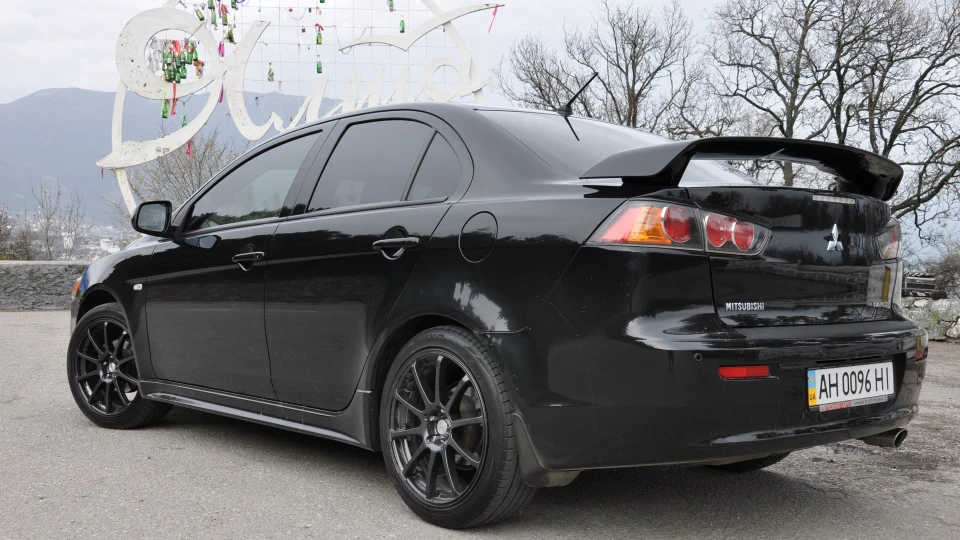 Mitsubishi Lancer 4