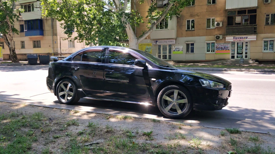 Mitsubishi Lancer 3