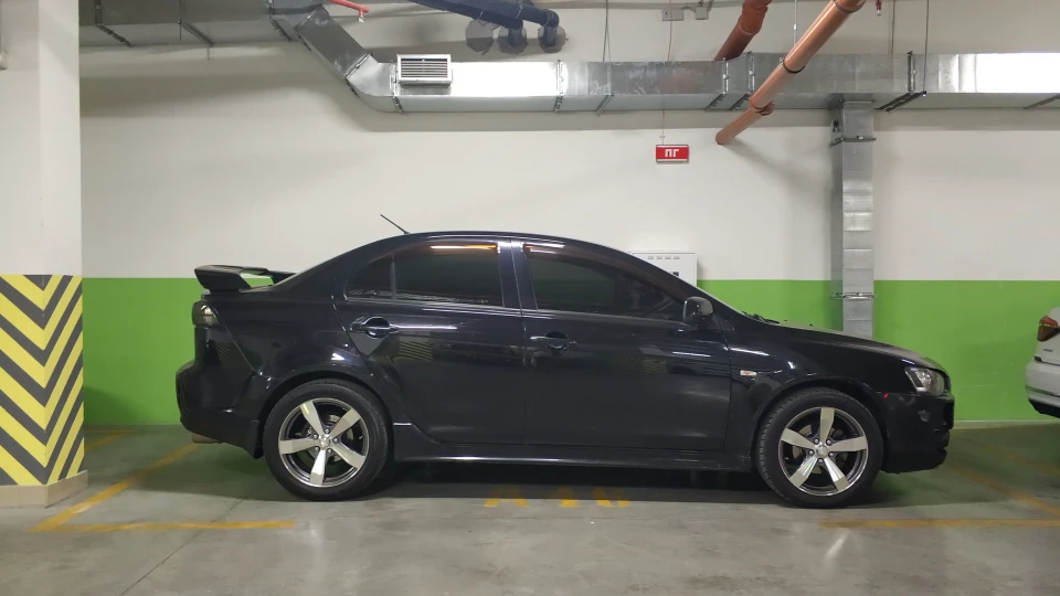Mitsubishi Lancer 4