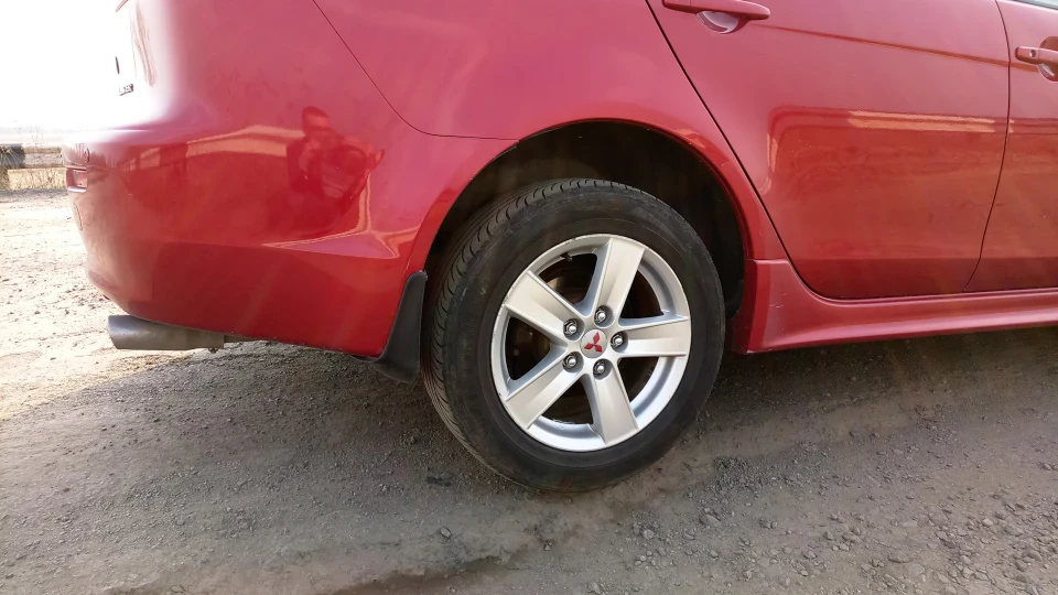 Mitsubishi Lancer 4