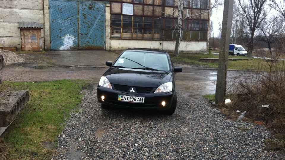 Mitsubishi Lancer 二人