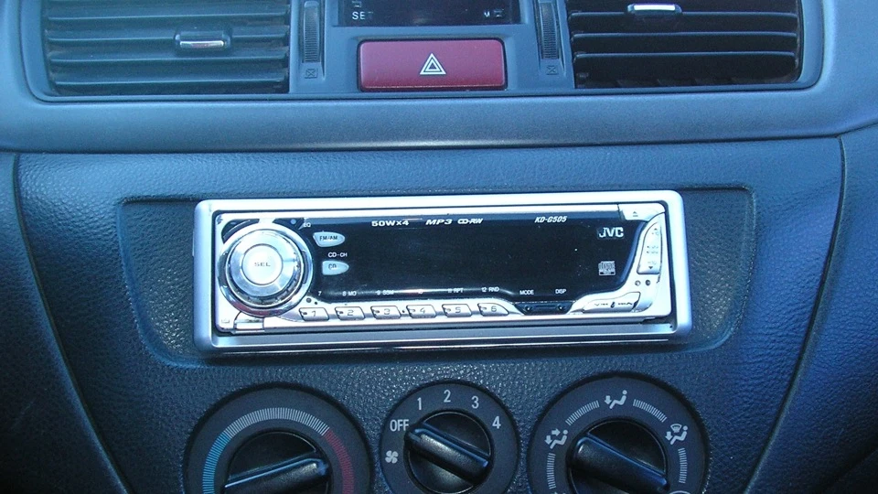 Mitsubishi Lancer 3