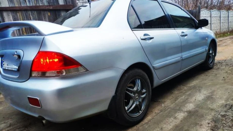 Mitsubishi Lancer 2
