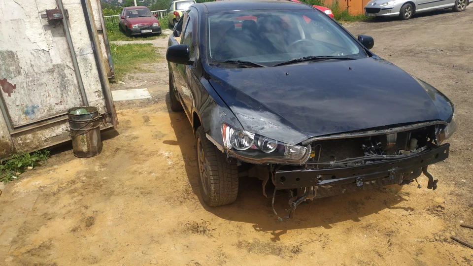 Mitsubishi Lancer 4