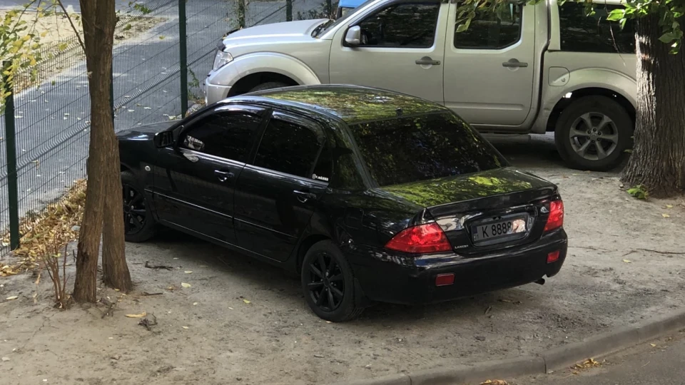 Mitsubishi Lancer 2