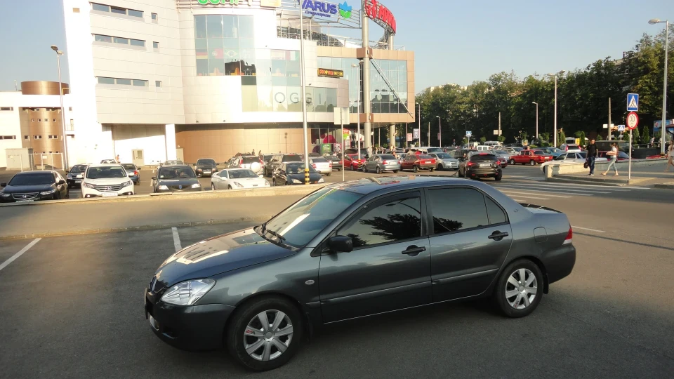 Mitsubishi Lancer 2