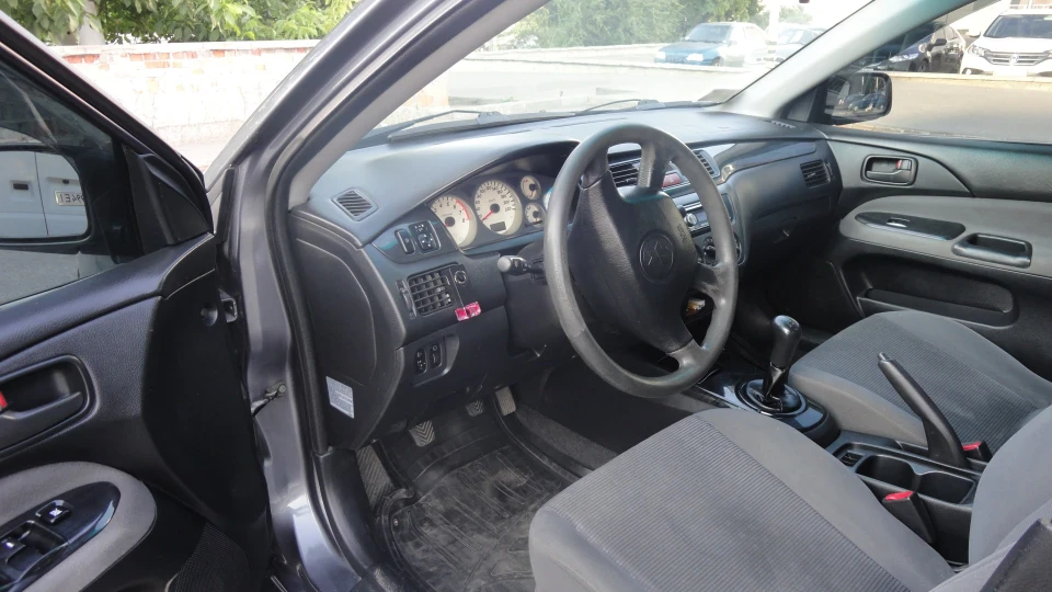 Mitsubishi Lancer 5