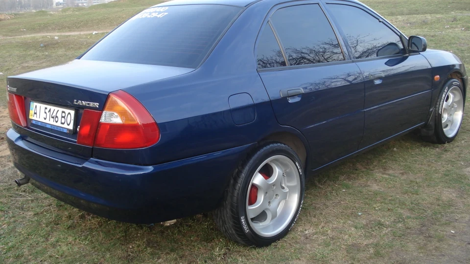 Mitsubishi Lancer 4