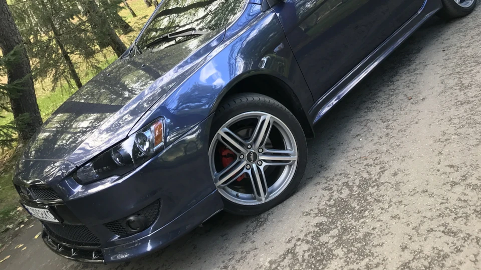 Mitsubishi Lancer