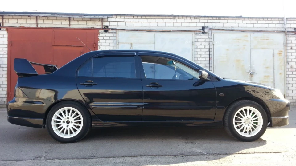 Mitsubishi Lancer 2