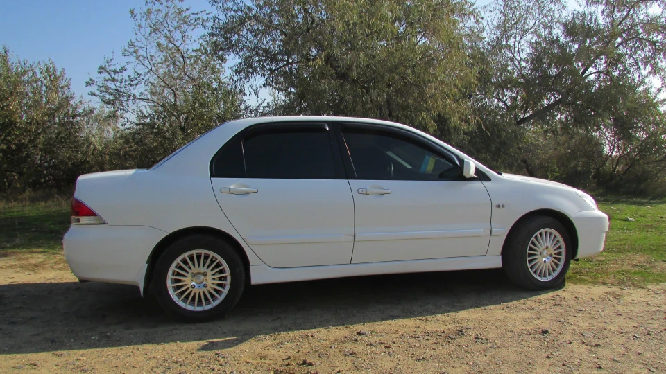 Mitsubishi Lancer 3