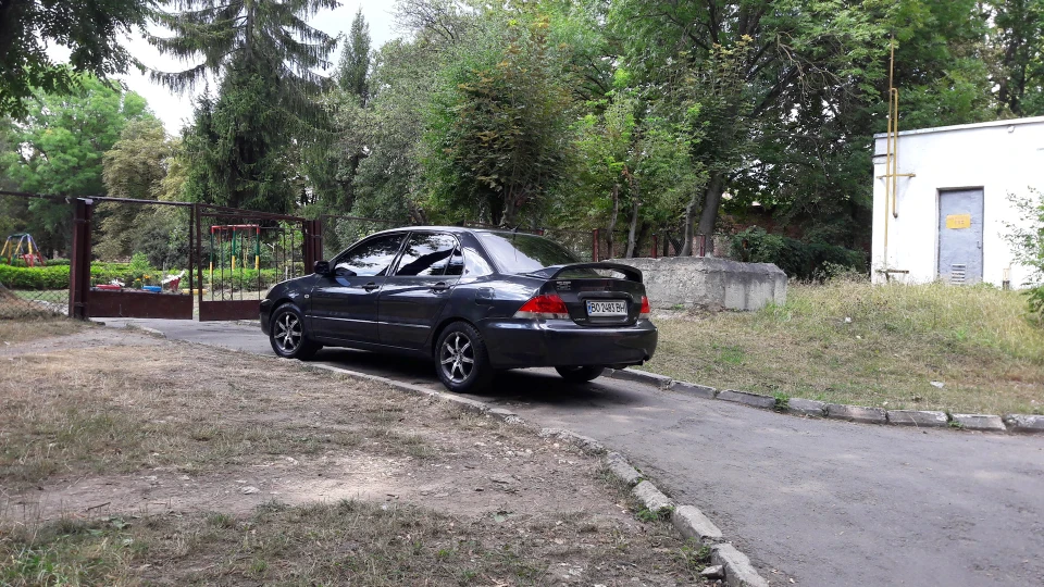 Mitsubishi Lancer 2